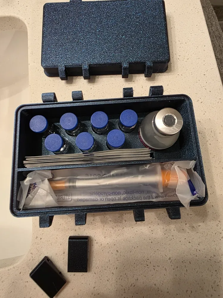 Refrigerator Vial Case-7 Vials, BAC, 100iu, Swabs model preview